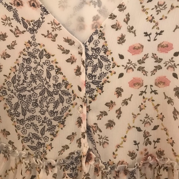 EST.1946   Ruffled beautiful blouse .  Size 14/16 W - Picture 3 of 5